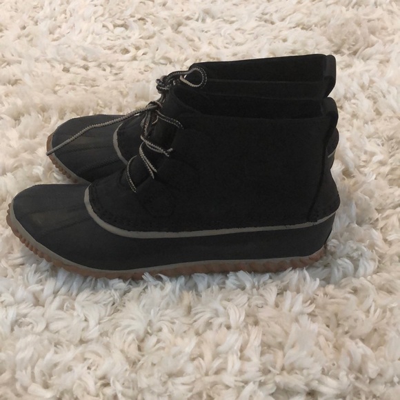 Sorel boots - Picture 3 of 3